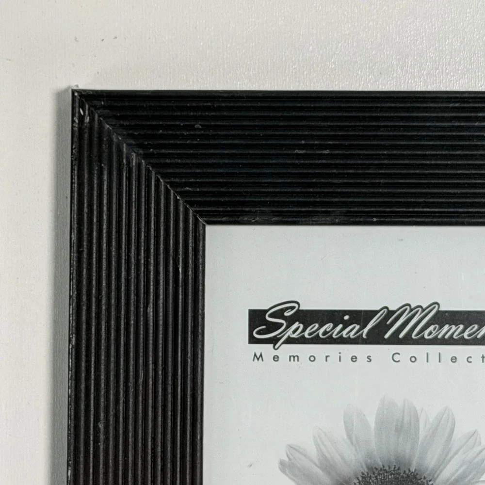Vintage Wooden Picture Frame Black Minimalist Modern 4x6 NEW‎